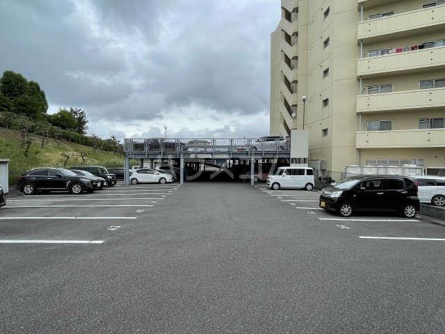28/30 駐車場