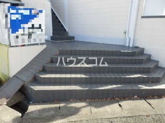 18/28 エントランス