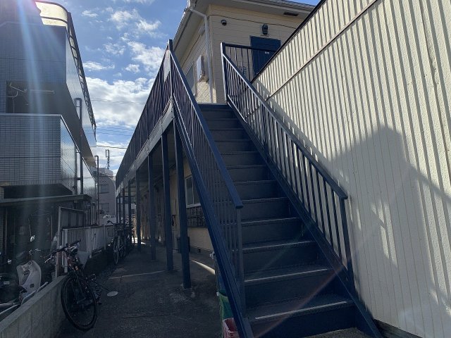 24/30 エントランス