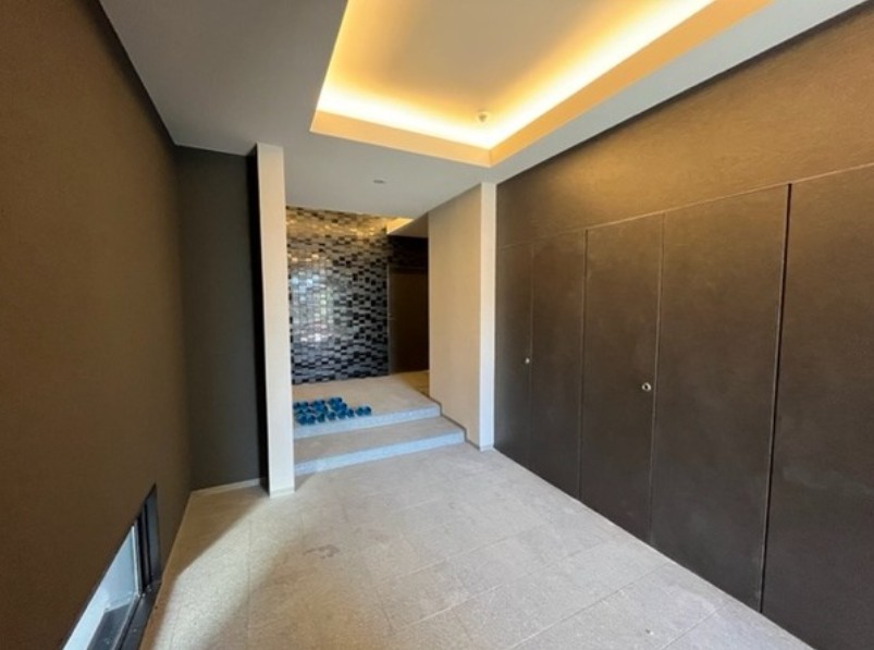 15/19 エントランス