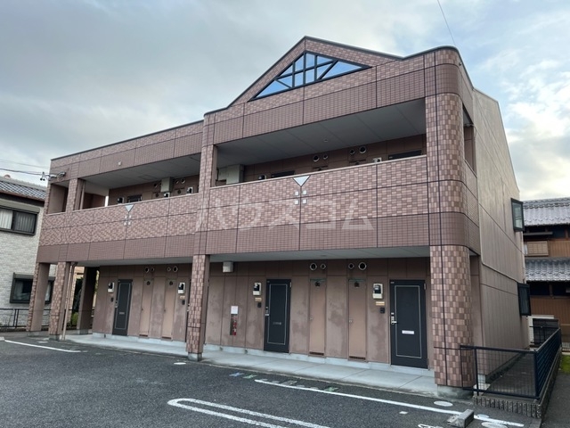 24/30 エントランス