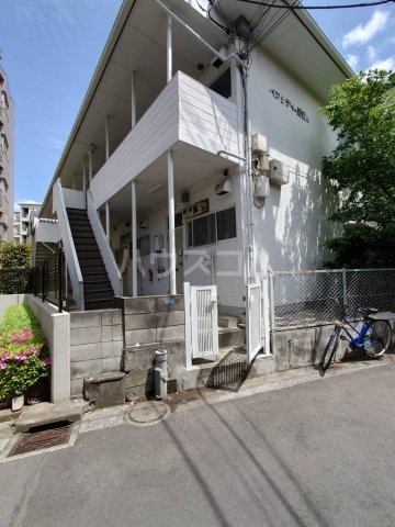 23/30 エントランス