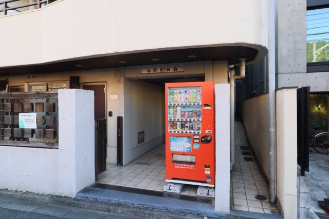 24/25 エントランス