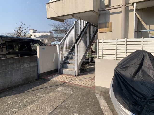 23/24 エントランス