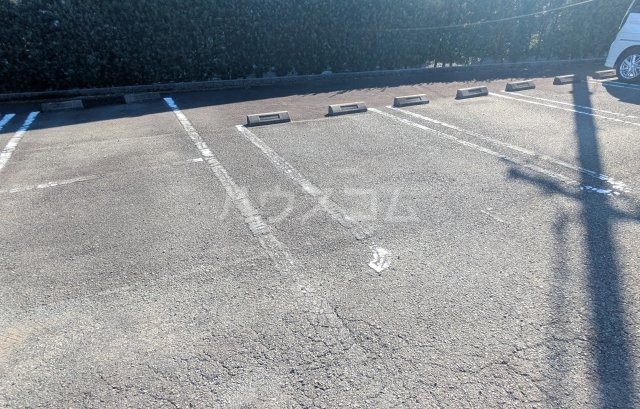 2/3 駐車場