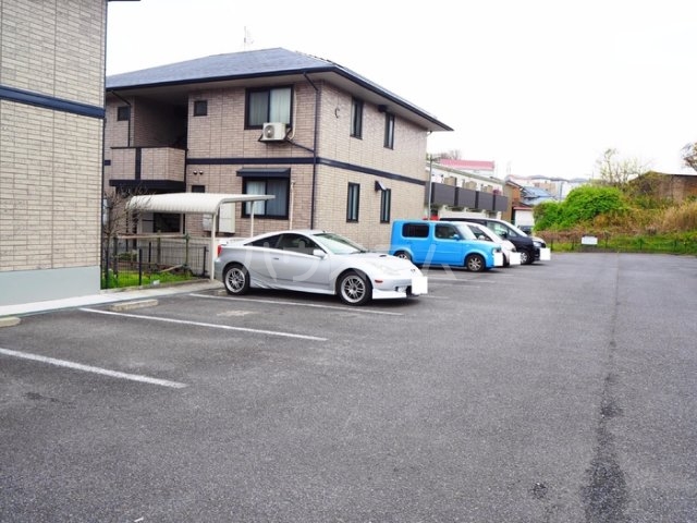 18/28 駐車場