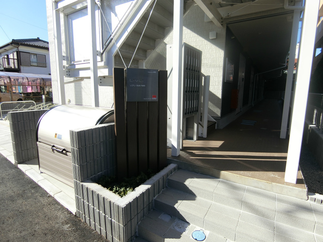 18/19 エントランス