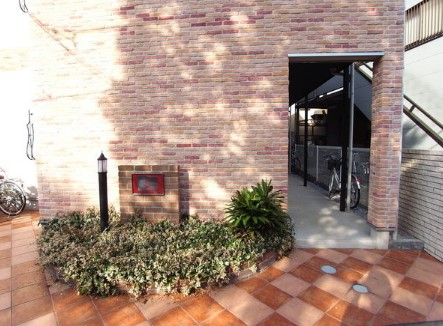 20/30 エントランス