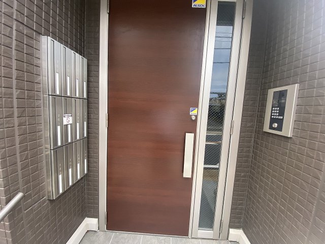 26/30 エントランス