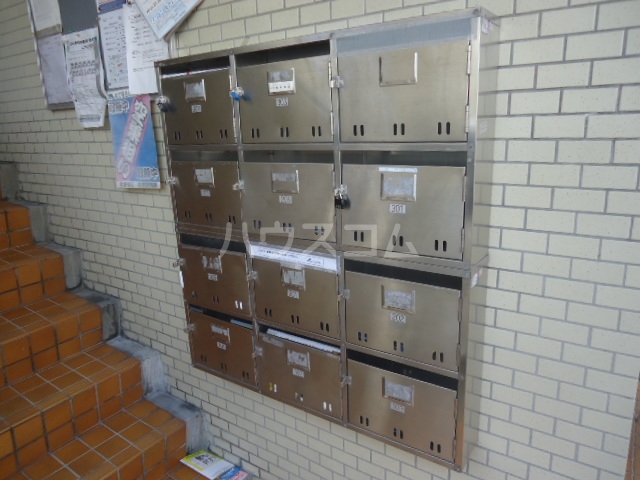 17/25 エントランス