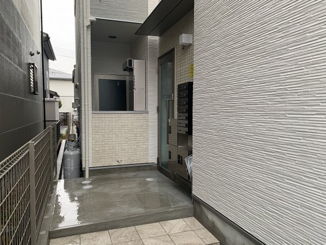 18/24 エントランス