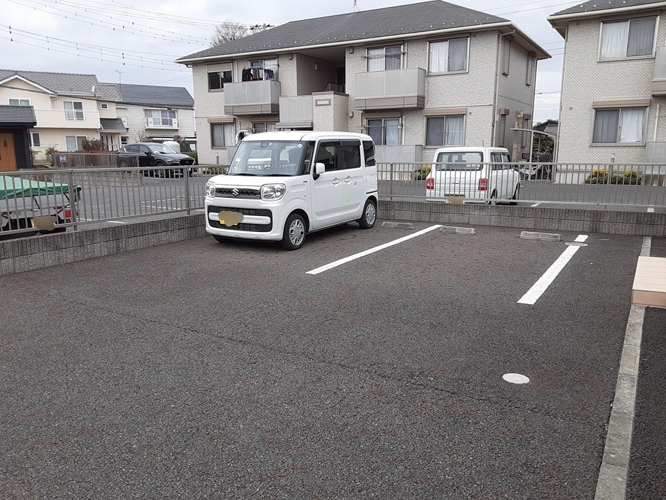 19/28 駐車場