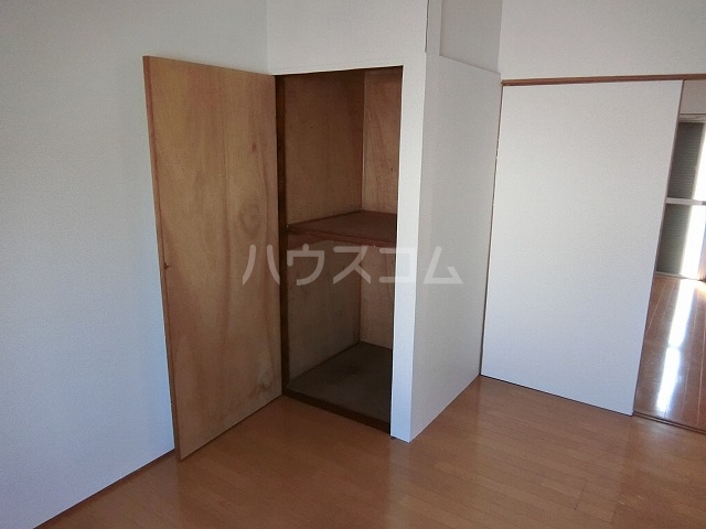 13/29 収納