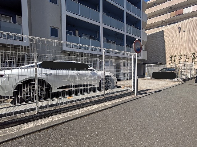 25/30 駐車場