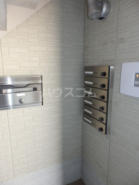 22/25 エントランス