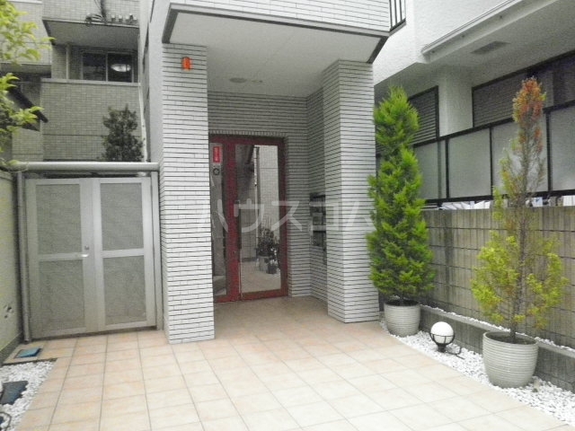 22/24 エントランス