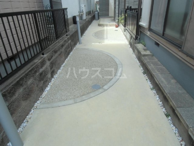 25/30 エントランス