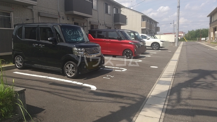 16/19 駐車場