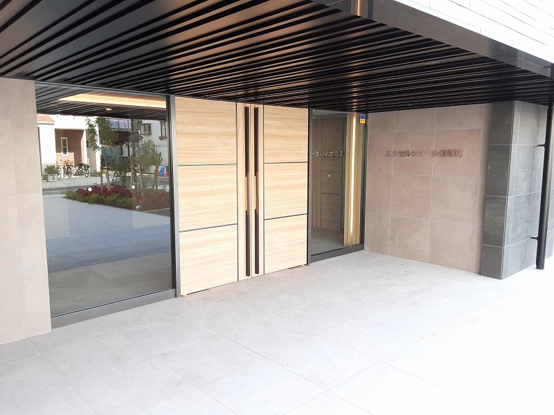 26/30 エントランス