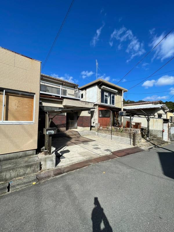 19/27 エントランス