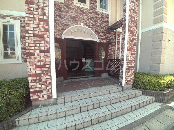 21/28 エントランス