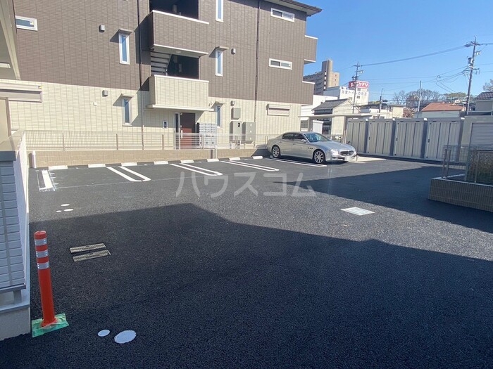 26/30 駐車場