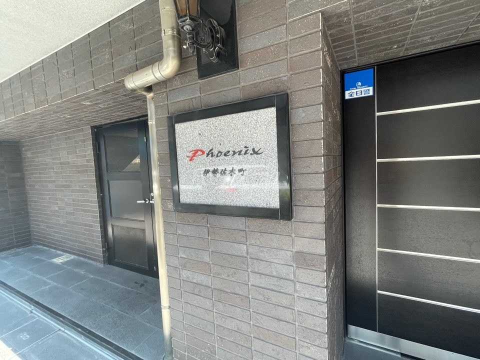 23/30 エントランス