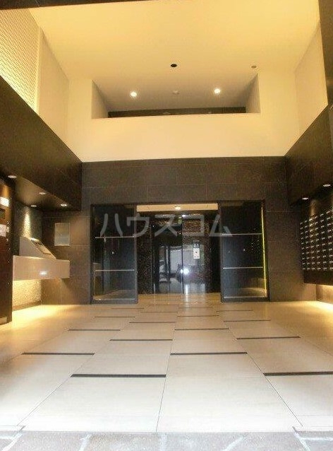 18/29 エントランス