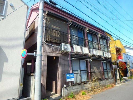 16/23 エントランス