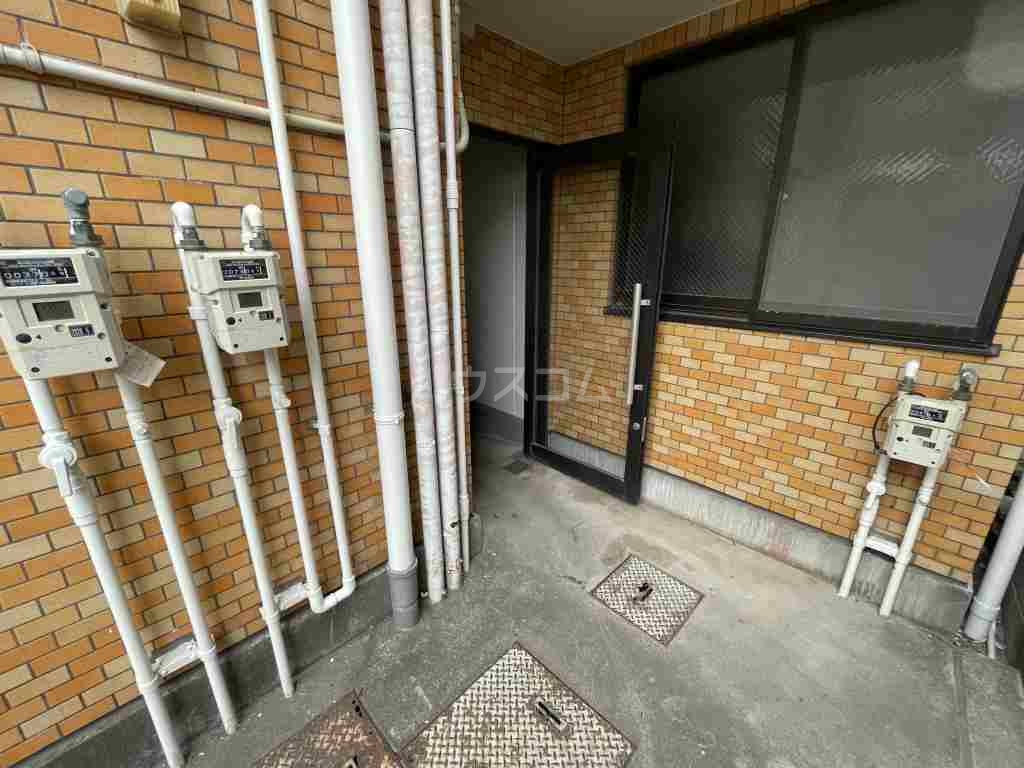 21/23 エントランス