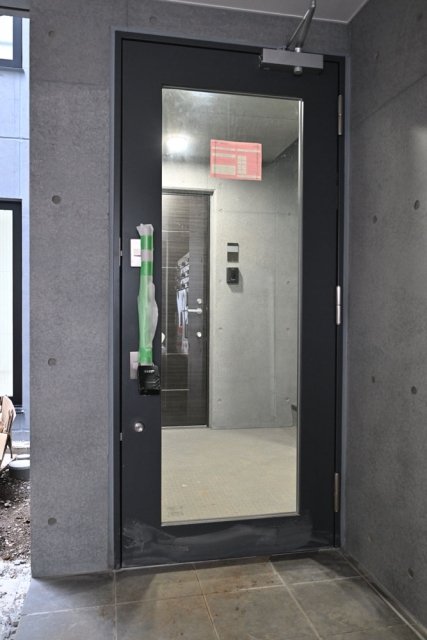 27/30 エントランス