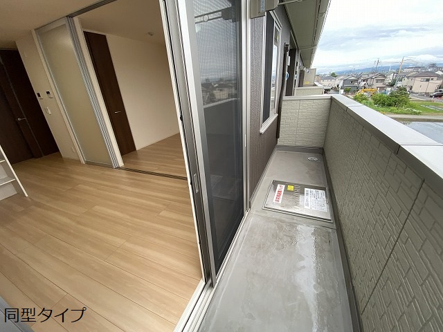 21/30 バルコニー