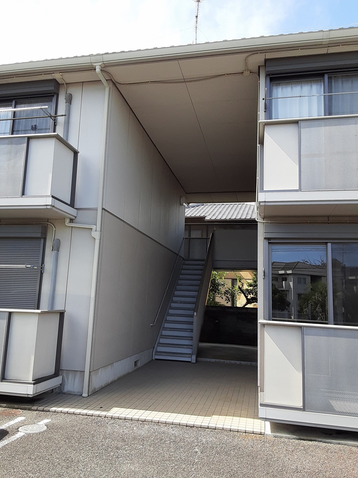 19/30 エントランス