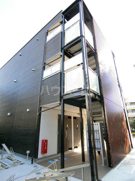 21/26 エントランス