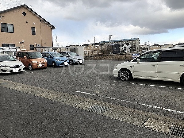 23/30 駐車場