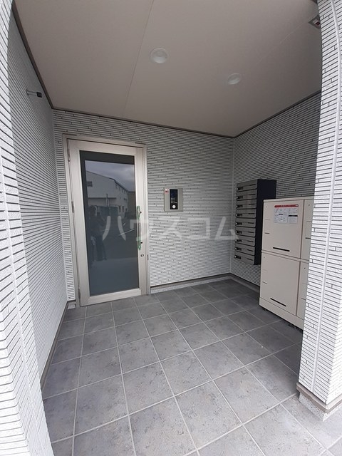 13/15 エントランス