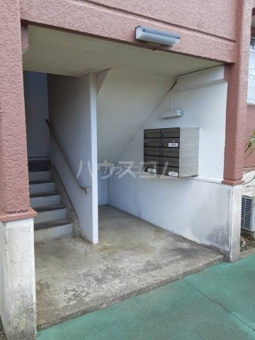 22/28 エントランス