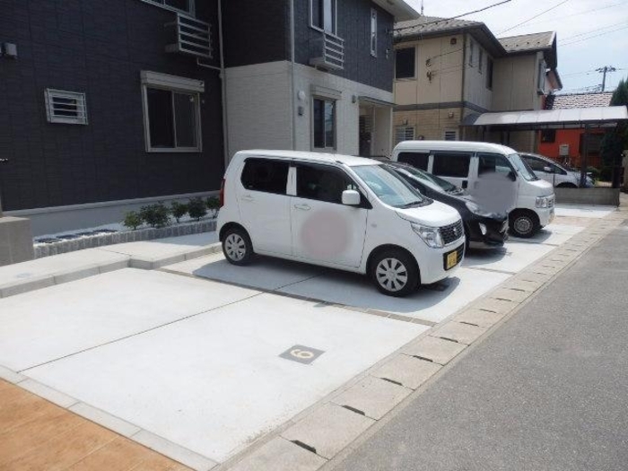 18/20 駐車場