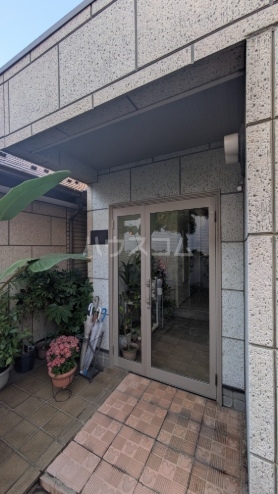 19/28 エントランス