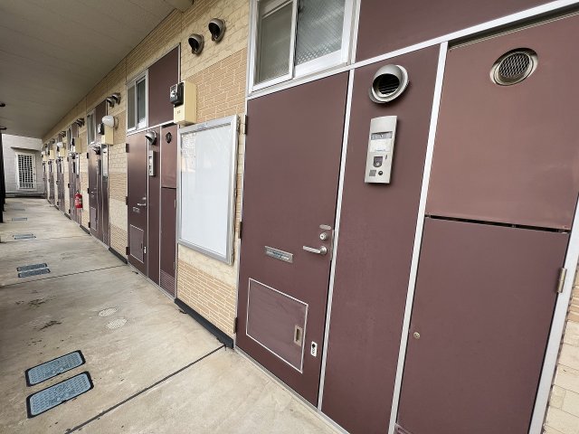 24/30 エントランス