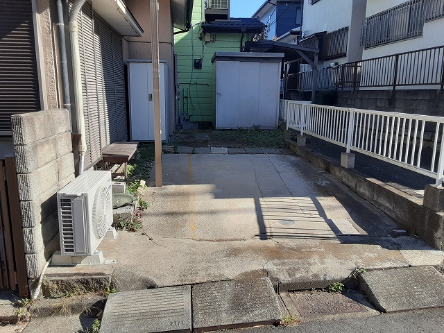 27/30 駐車場