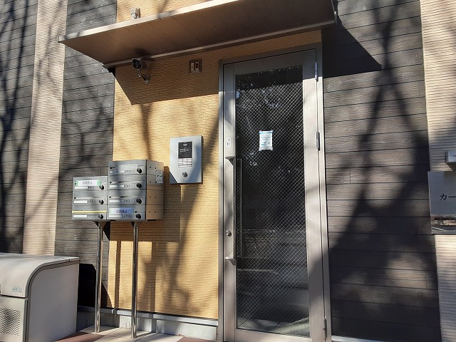 22/28 エントランス