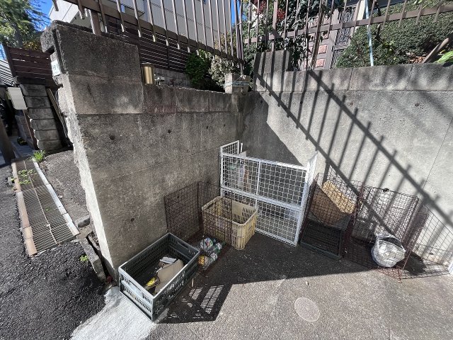 28/30 エントランス