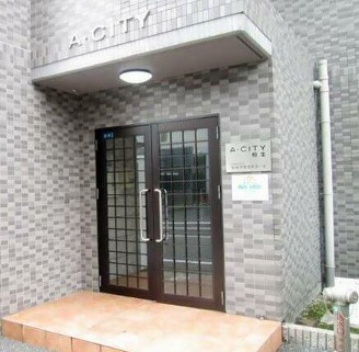 2/4 エントランス