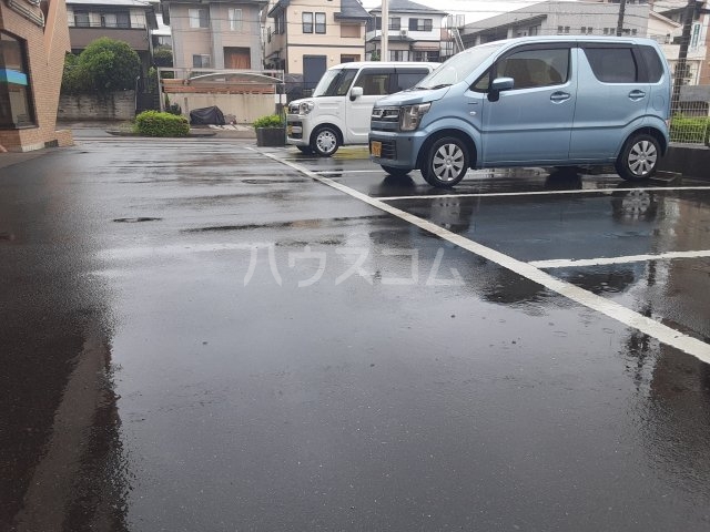 2/3 駐車場