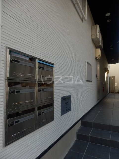 15/18 エントランス