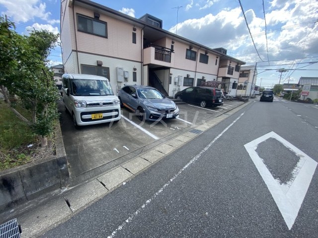 27/30 駐車場