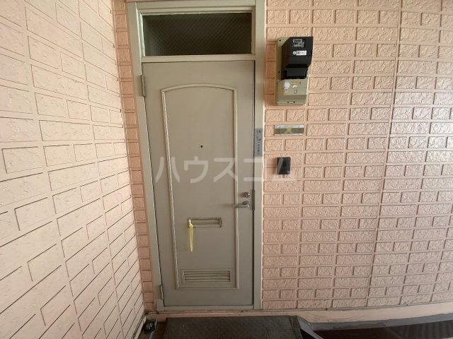 26/30 エントランス