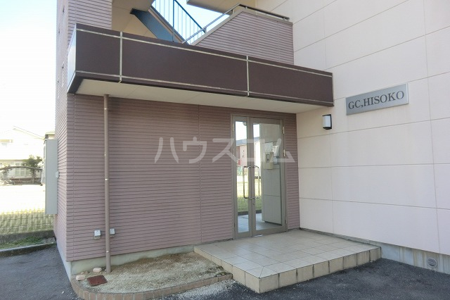 21/30 エントランス