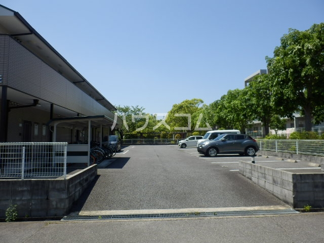 23/30 駐車場